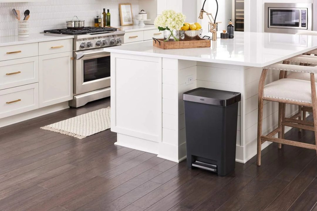 ZenVora 13 Gallon Step-On Trash Can for Home and Kitchen, Hands-Free Garbage Bin