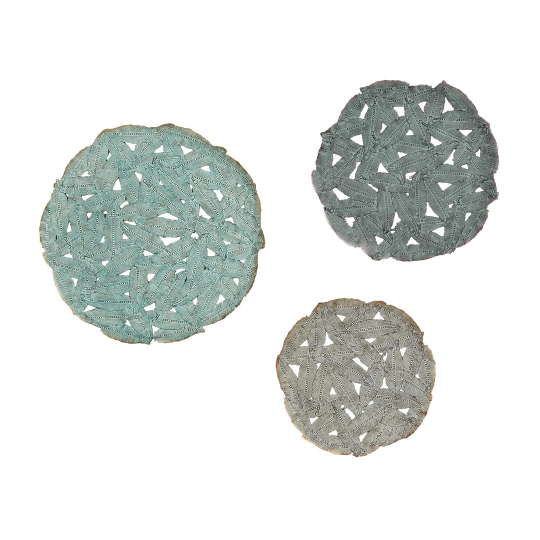 ZenVora Textured Feather 3-Piece Metal Disc Wall Decor Set, Decorative Wall Art for Home