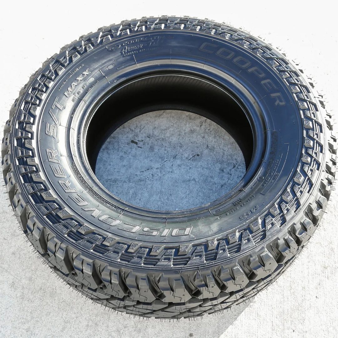 ZenVora Set of 4 LT275/70R18 125/122Q E 10-Ply M/T Mud Tires