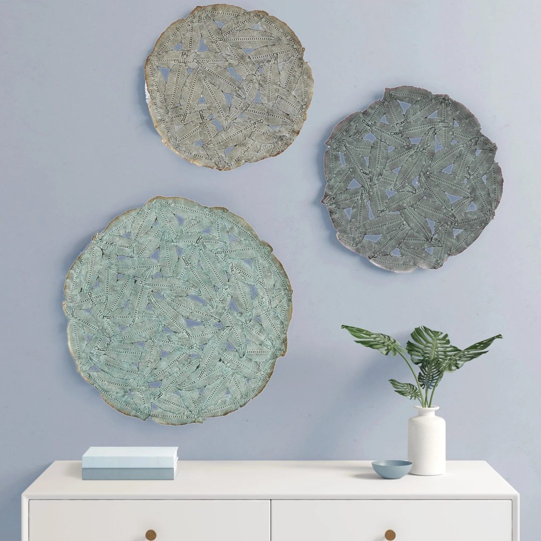 ZenVora Textured Feather 3-Piece Metal Disc Wall Decor Set, Decorative Wall Art for Home