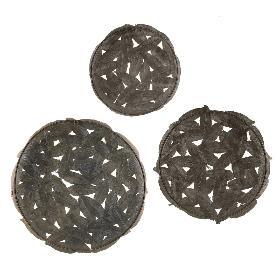ZenVora Textured Feather 3-Piece Metal Disc Wall Decor Set, Decorative Wall Art for Home