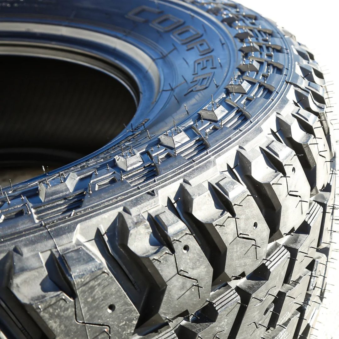 ZenVora Set of 4 LT275/70R18 125/122Q E 10-Ply M/T Mud Tires
