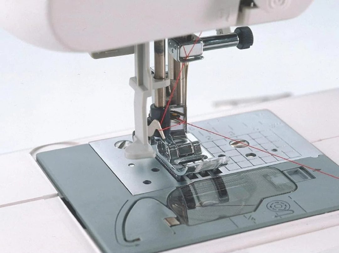 ZenVora Computerized Sewing and Quilting Machine, 165 Built-in Stitches, LCD Display, Wide Table, 8 Included Presser Feet, White, 20 x 12 x 17 Inches