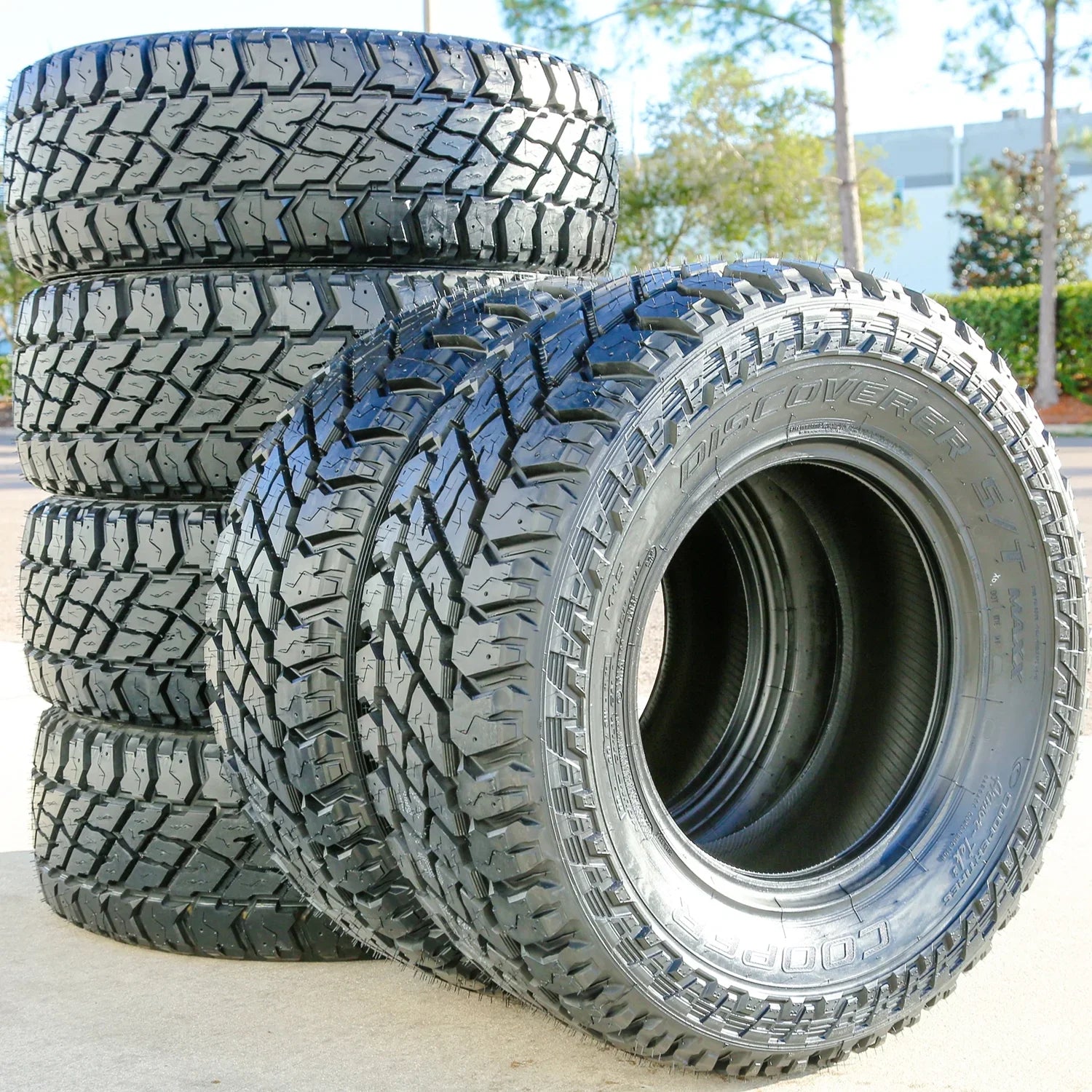 ZenVora Set of 4 LT275/70R18 125/122Q E 10-Ply M/T Mud Tires