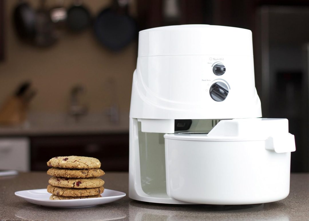 ZenVora Classic high-speed electric grain grinder, a wheat flour grinder used for making fresh flour, equipped with a stainless steel grinding head
