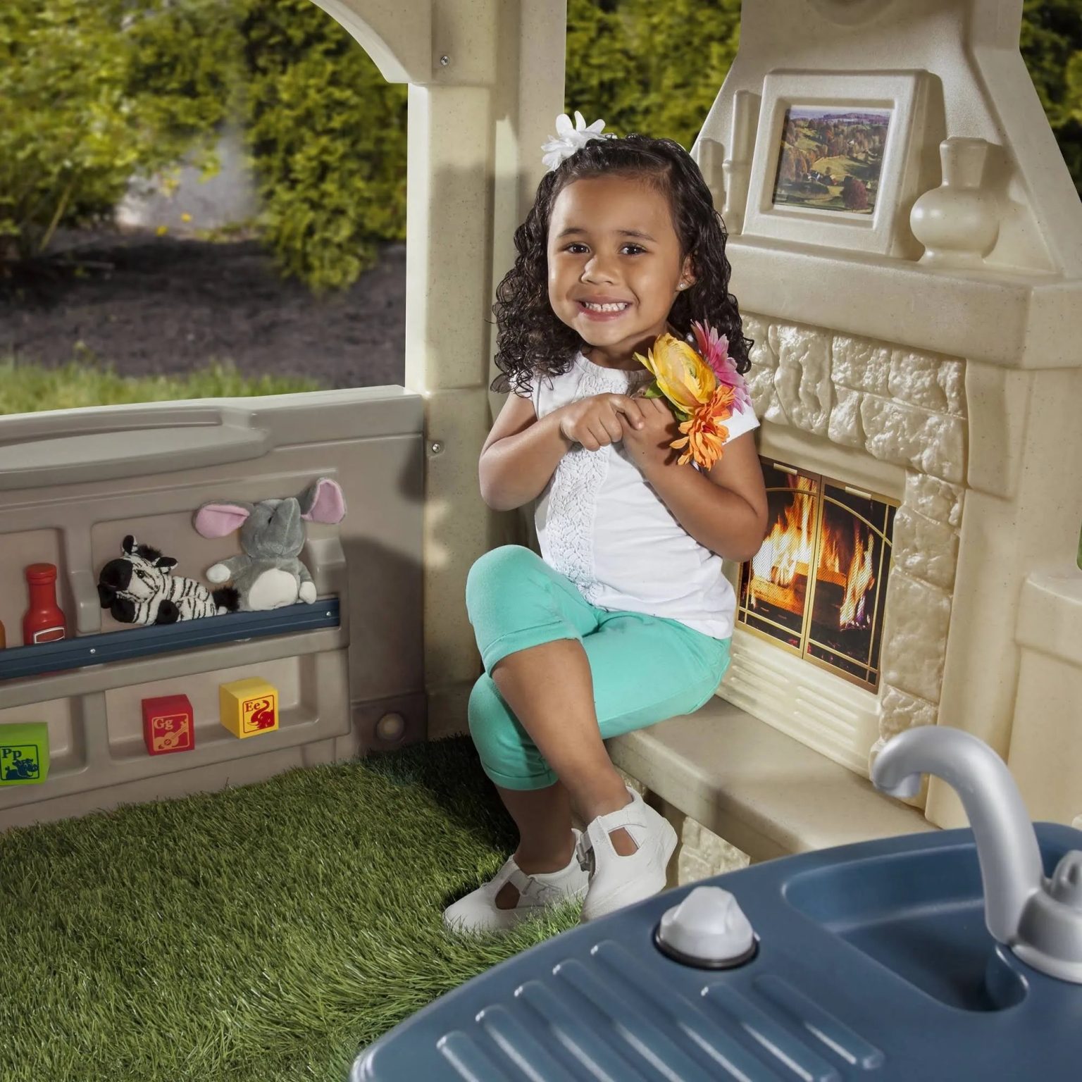 ZenVora Step2 Charming Cottage Playhouse