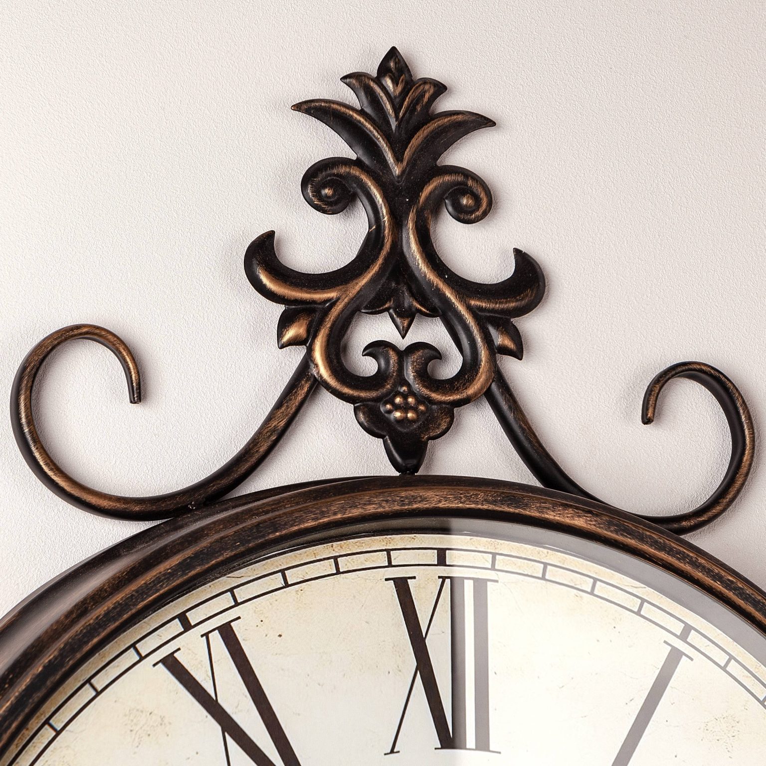 Large Antique Wall Clock, Vintage Decorative Hanging Clock for Living Room, Bedroom and Office
