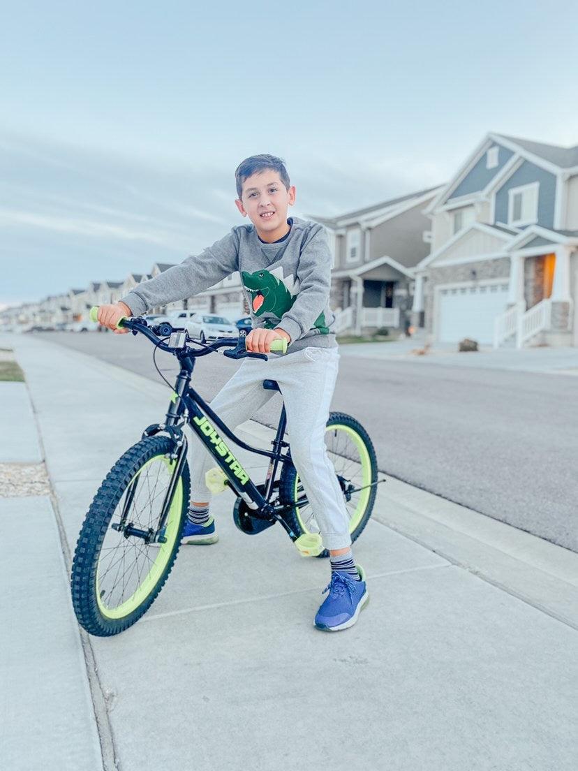 ZenVora 20-Inch Kids Bike with Training Wheels