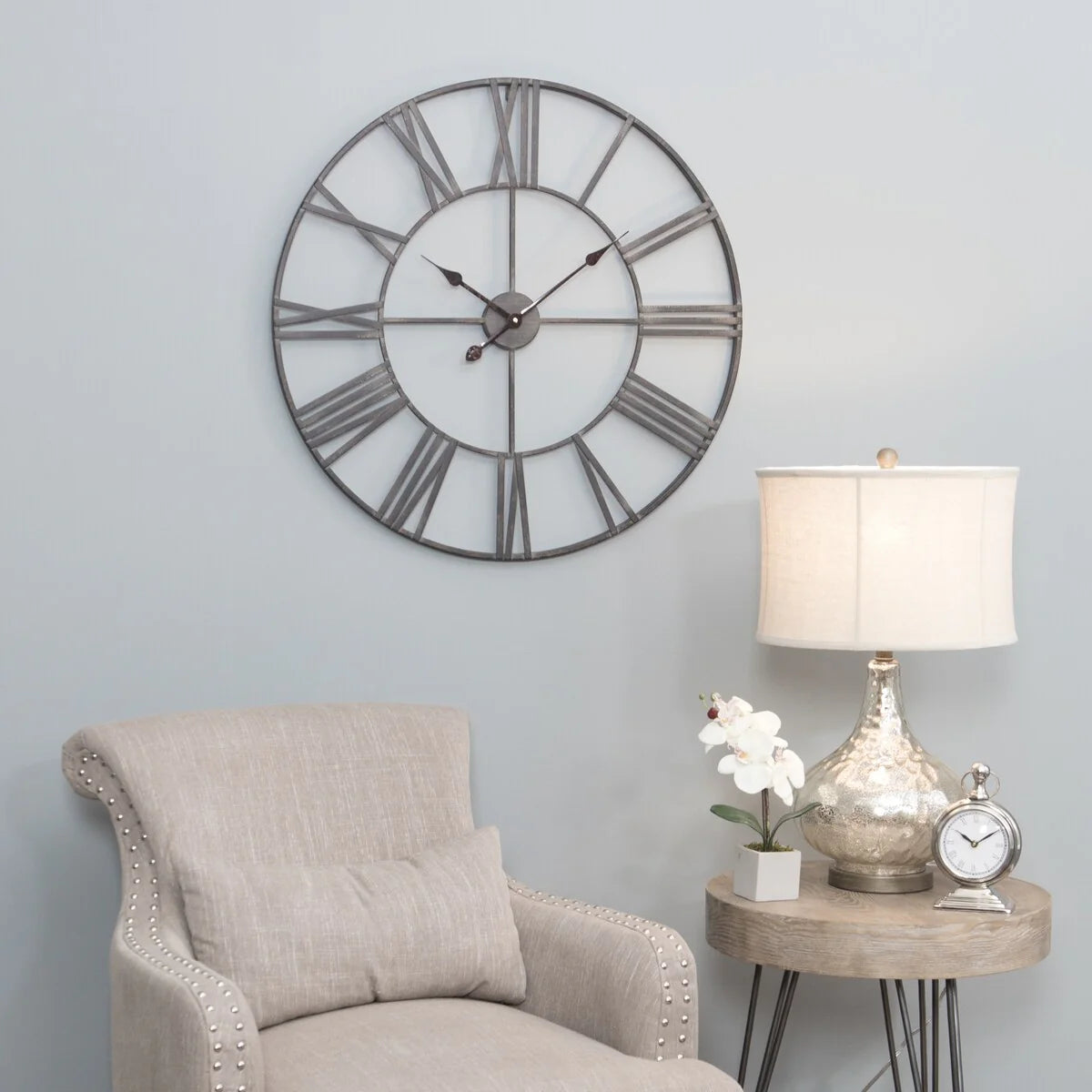 ZenVora Modern Round Metal Wall Clock, Decorative Circular Hanging Clock for Living Room, Bedroom and Office